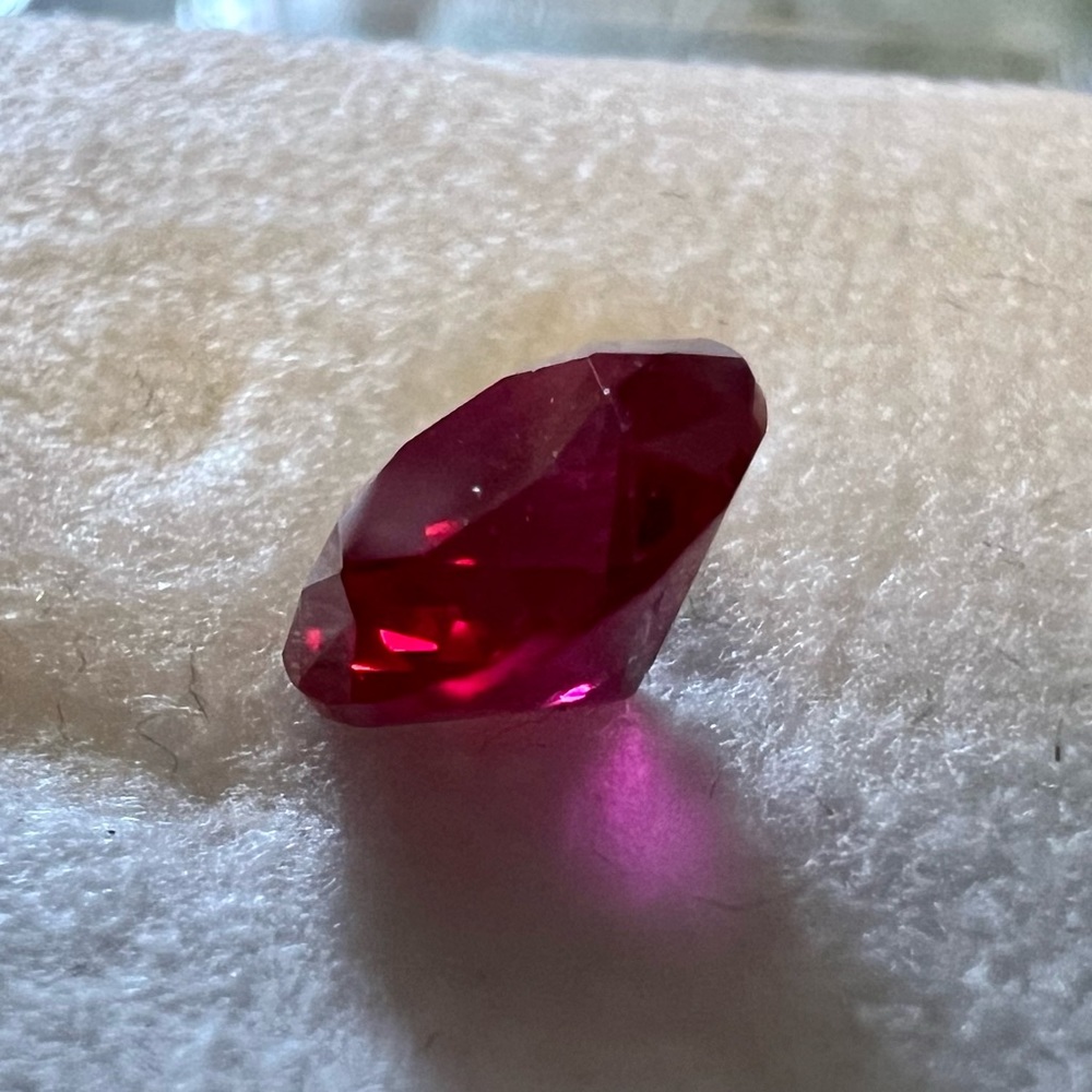 Ruby 1.60 ctw - Picture 8 of 8